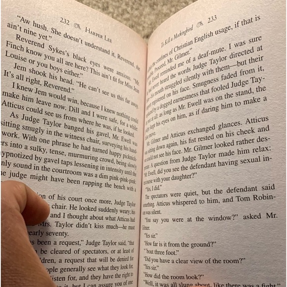 🤎 Harper Lee’s “To Kill A Mockingbird” Book - Picture 3 of 6